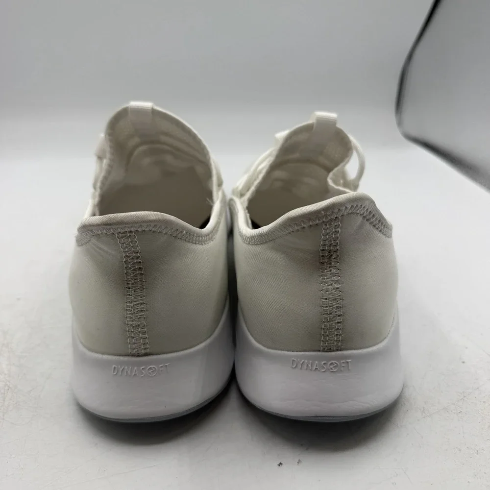 New Balance Dynasoft Lowky Alt Running Shoes Womens 10 B White Sneakers WALWKALW